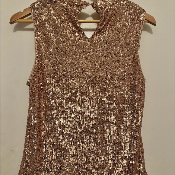 Women’s top Gold - Picture 2 of 2